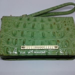 Brahmin wristlet